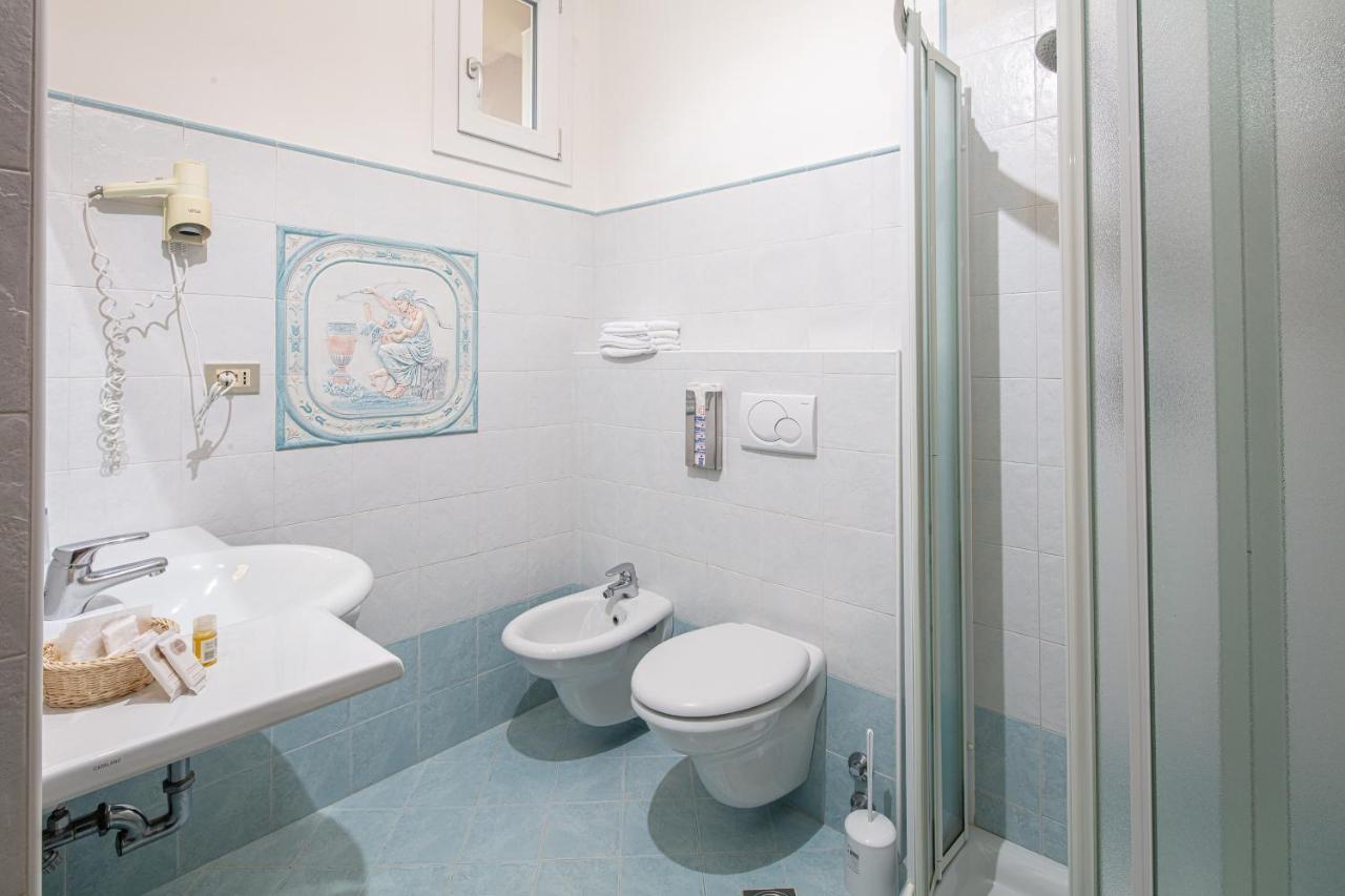 Hotel Alexander Бибионе Экстерьер фото