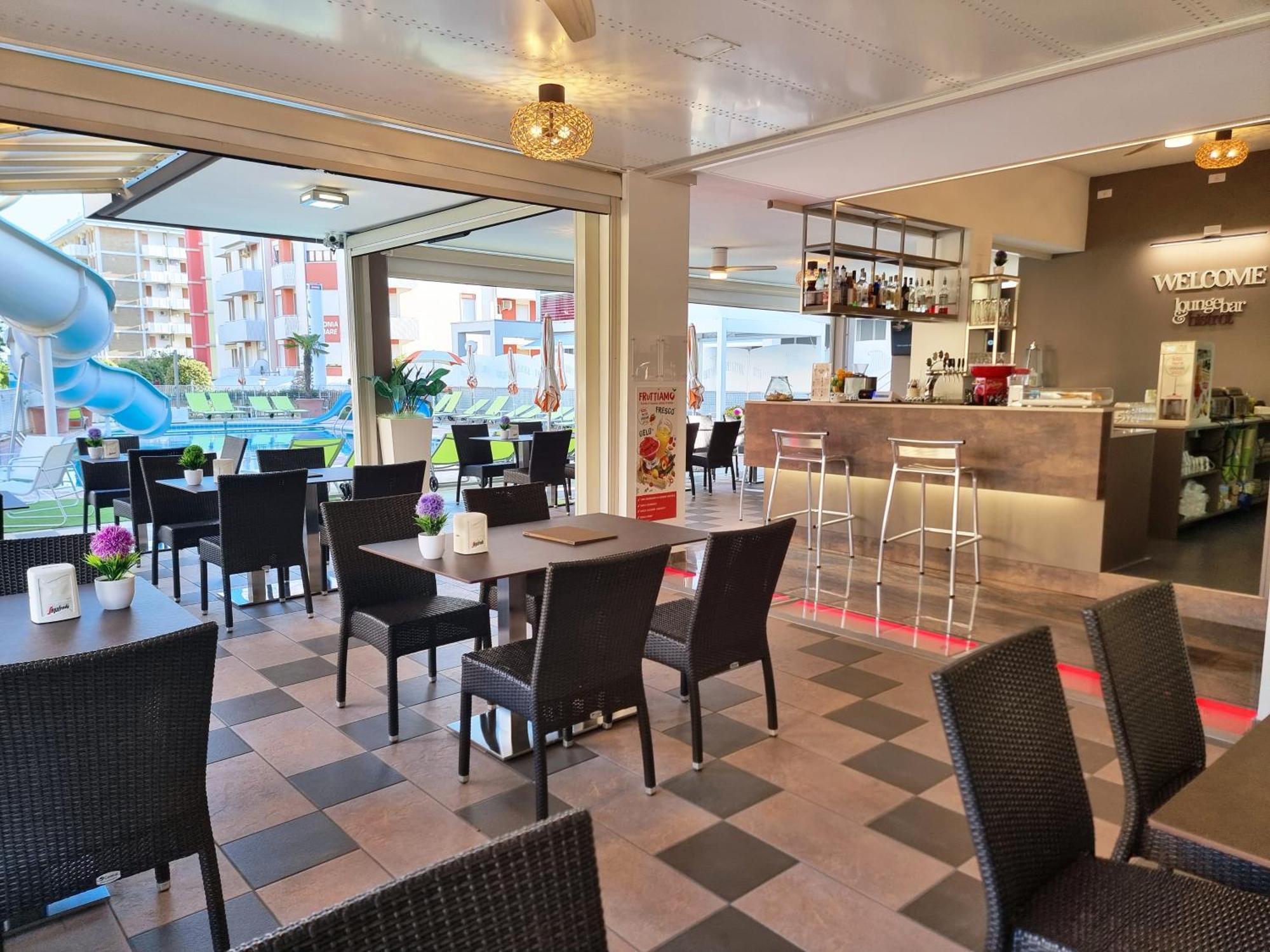Hotel Alexander Бибионе Экстерьер фото